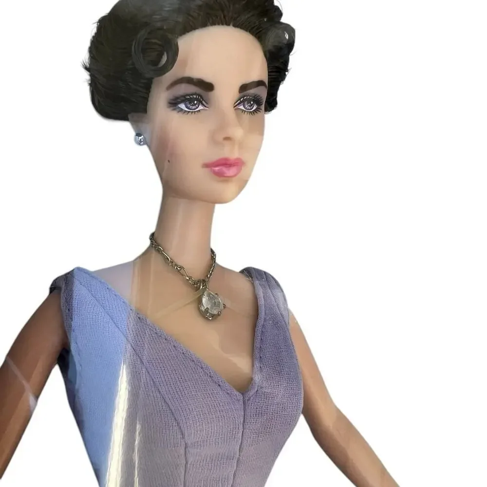 New in box-Elizabeth Taylor 20076 Mattel collectors doll